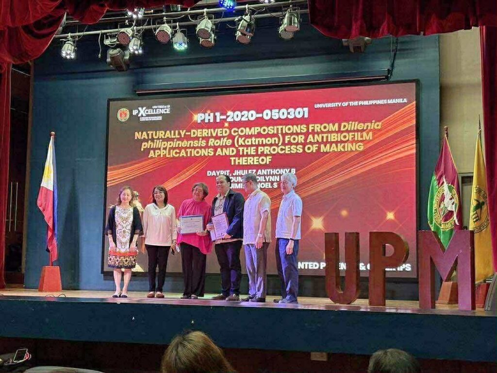 Dr. Quiming Receives Award from UPM TTBDO